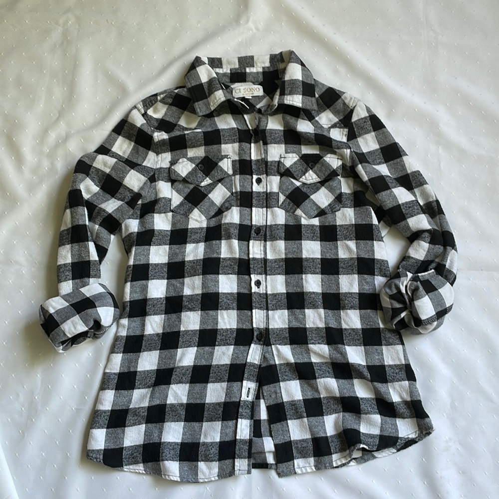 Black and White Plaid Flannel Button down